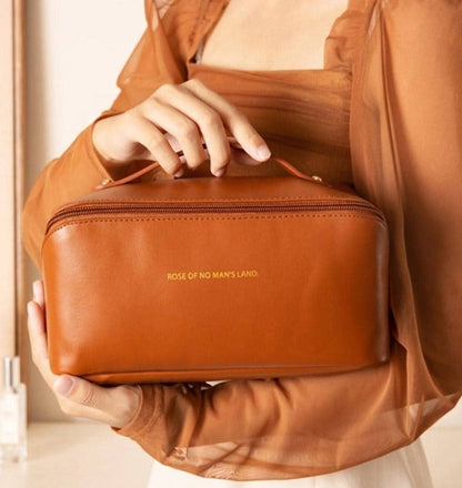MAKEUP TRAVEL BAG😍