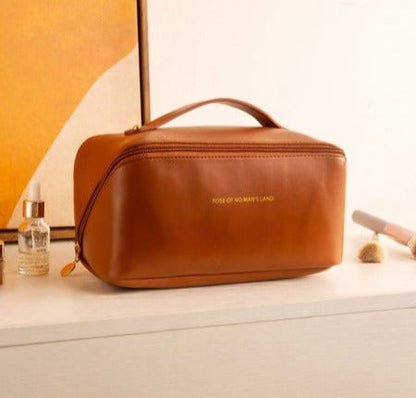 MAKEUP TRAVEL BAG😍