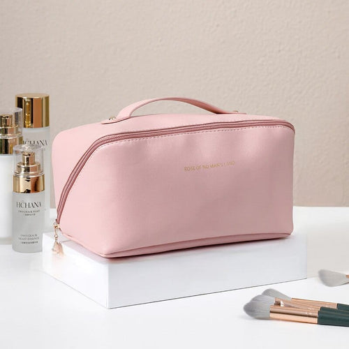 MAKEUP TRAVEL BAG😍