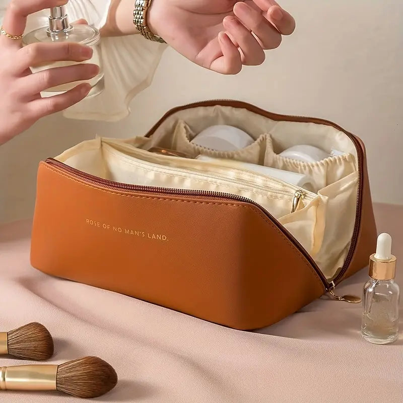 MAKEUP TRAVEL BAG😍