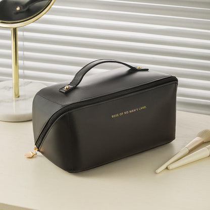 MAKEUP TRAVEL BAG😍